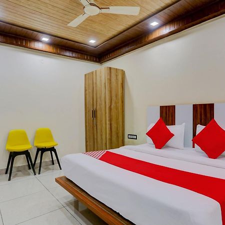 Hotel O Family Deluxe Yeni Delhi Dış mekan fotoğraf