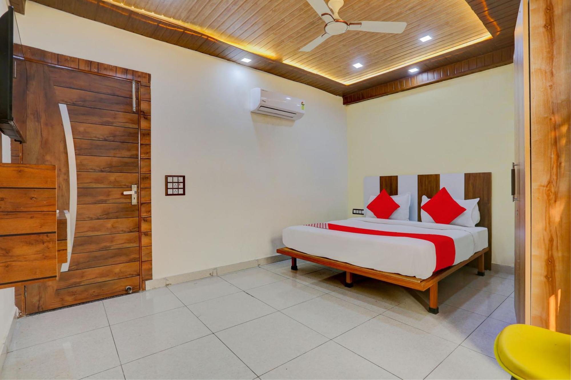 Hotel O Family Deluxe Yeni Delhi Dış mekan fotoğraf