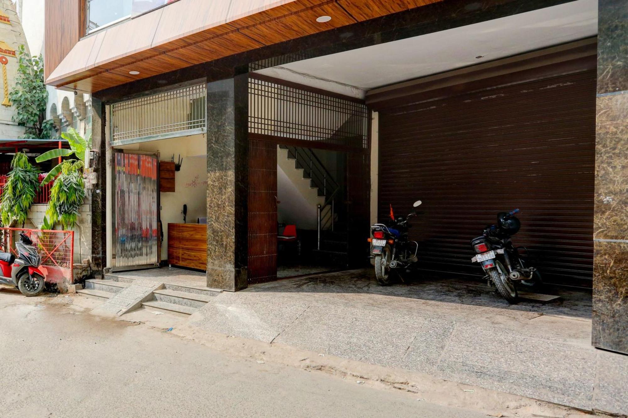 Hotel O Family Deluxe Yeni Delhi Dış mekan fotoğraf