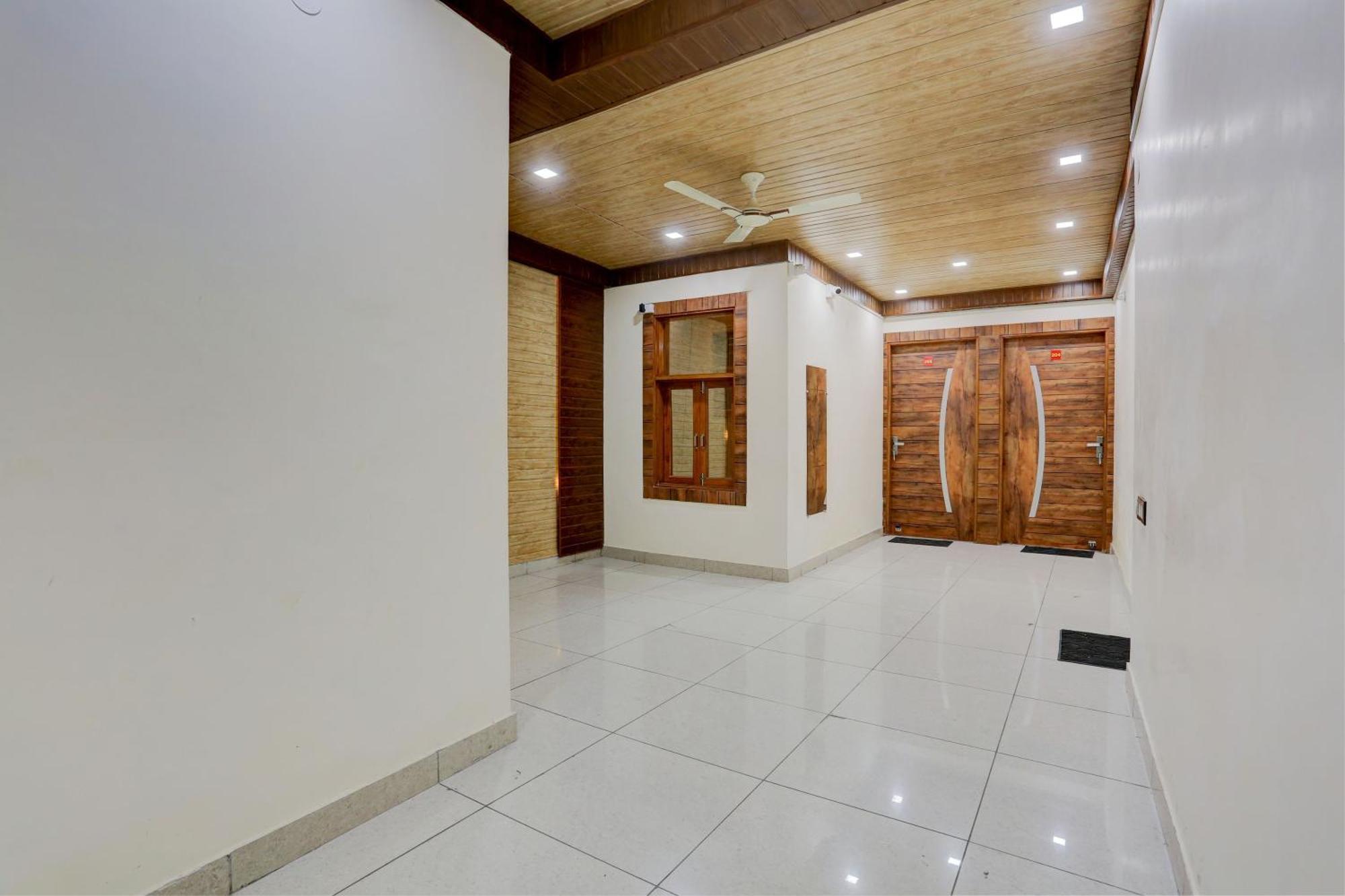 Hotel O Family Deluxe Yeni Delhi Dış mekan fotoğraf